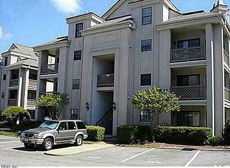 1st image of 407 Harbour Point APT 305