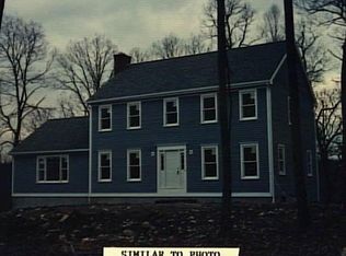 19 Farmery Ln, Newtown, CT 06482