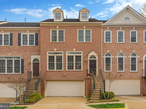 10166 Castlewood Ln, Oakton, VA 22124