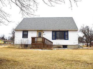 401 NW Elm St, Tower City, ND 58071