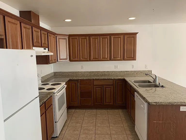 1013 N Pierce Dr — Photo 7