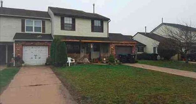2nd image of 14 Heywood Ln