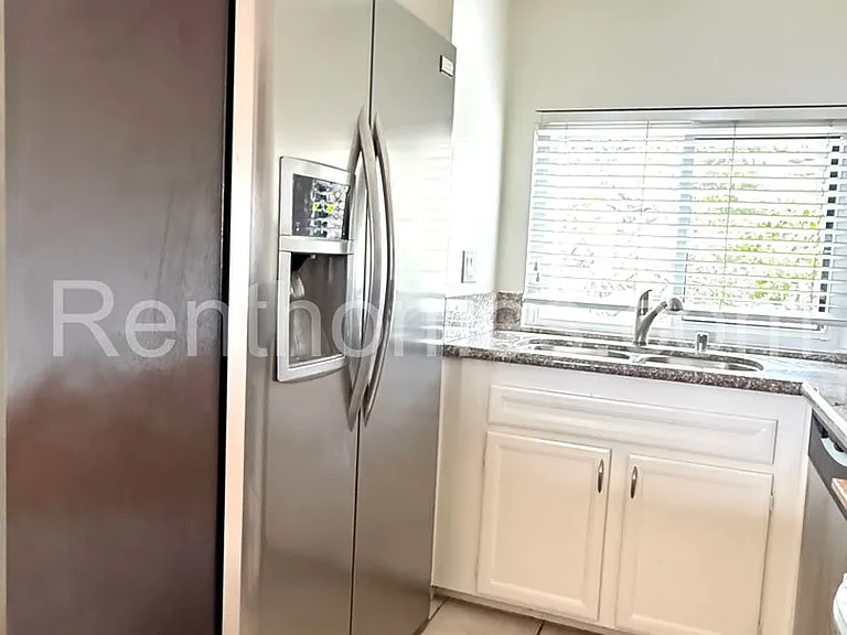 3745C Balboa Ter — Photo 12