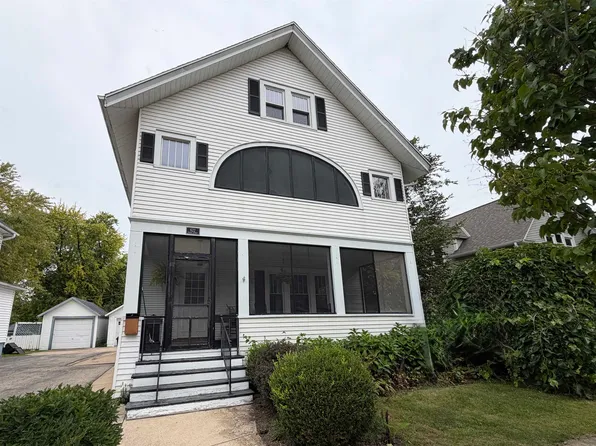 622 Grant St, Fort Atkinson, WI 53538