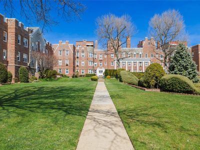 108 S Village Avenue #3F, Rockville Centre, NY, 11570