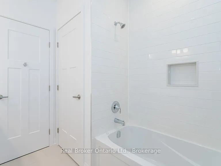 4 Danielle Cres — Photo 20