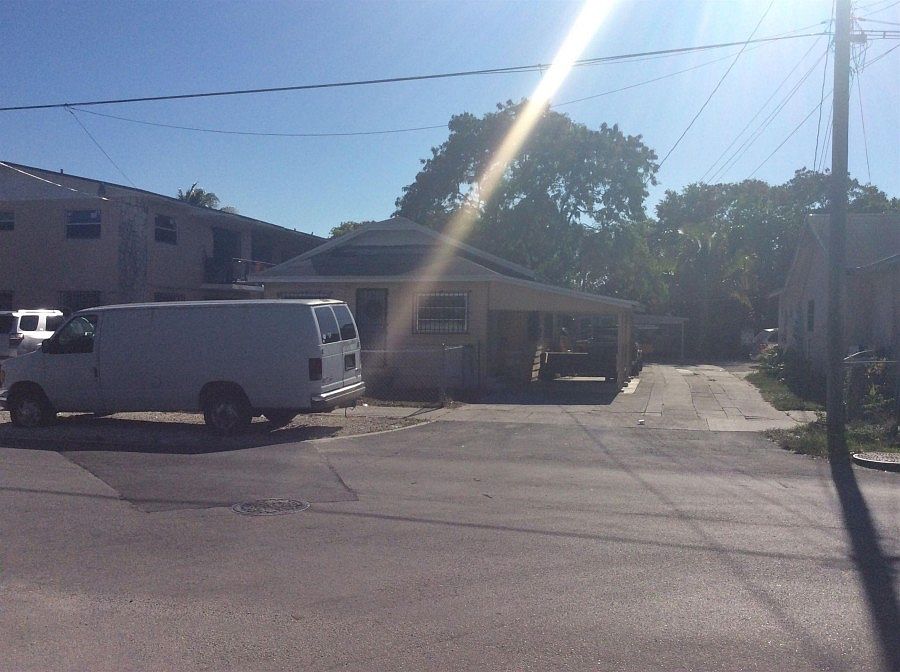 1st image of 2922 NW 14th Ave