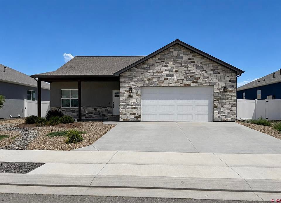 1st image of 829 Pilot Knob Avenue