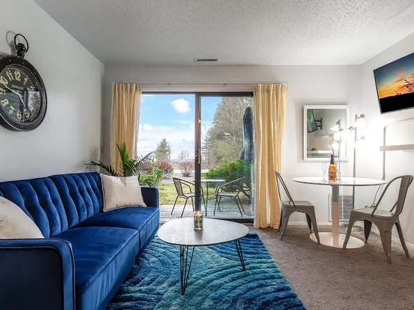 5606 Creeks Xing #5606, Williamsburg, MI 49690