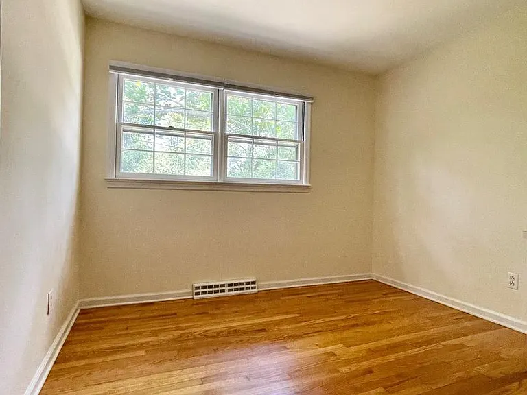 33 Monroe Ln — Photo 18