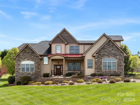 442 Ridgeview Hill Dr, Hendersonville, NC 28791