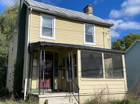 420 E North St, Charles Town, WV 25414