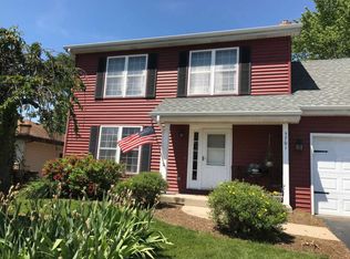 5701 Oak Park Rd, Oakwood Hills, IL 60013