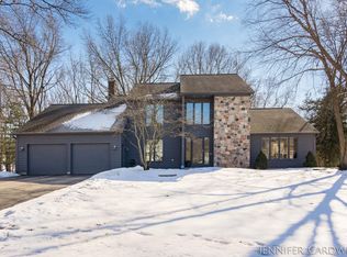 7700 Kirkwall Dr SE, Ada, MI 49301