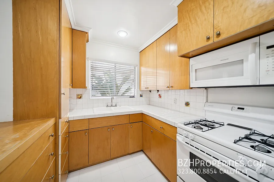 Building Photo - 8442 Blackburn Ave #8B