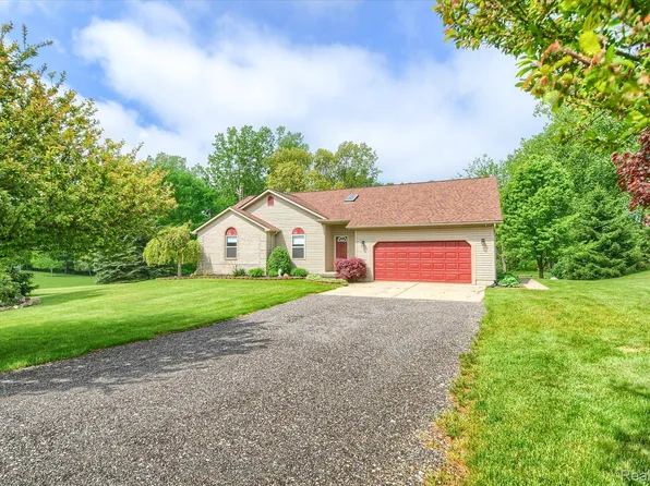 2266 Arcadia Estates Dr, Attica, MI 48412