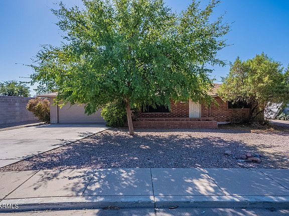 2nd image of 1957 E DIAMOND Avenue