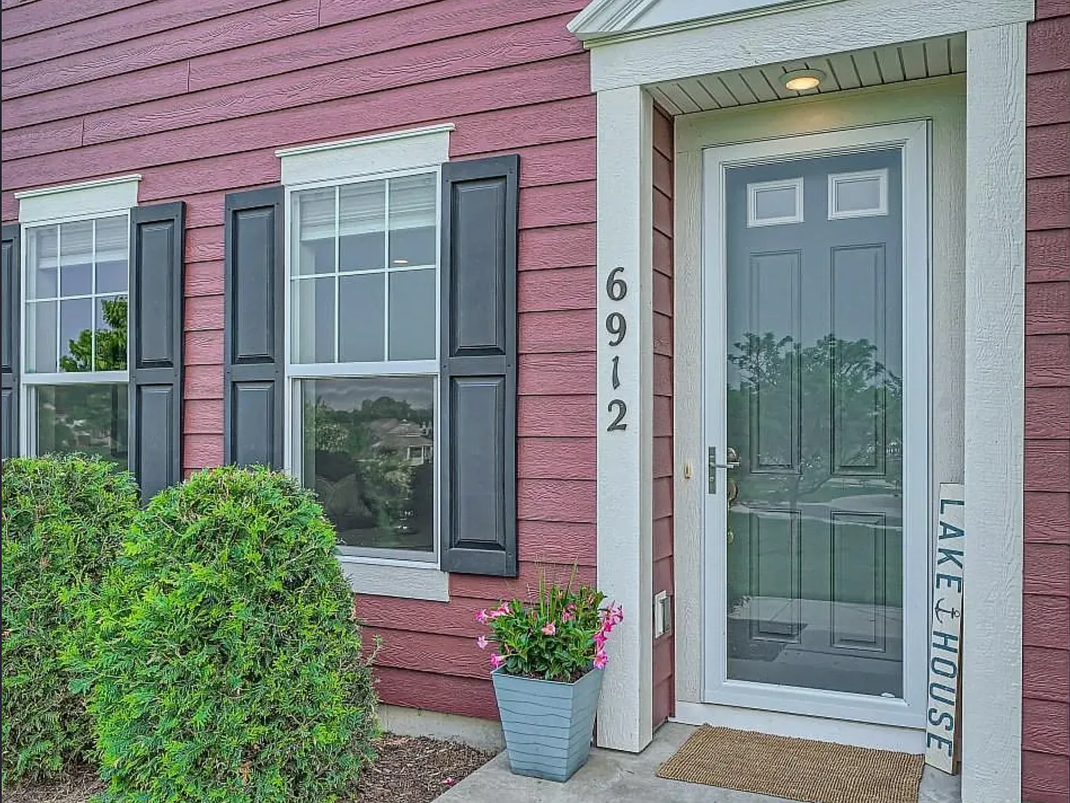3 bed, 1331 sqft, $2,650 — Photo 3