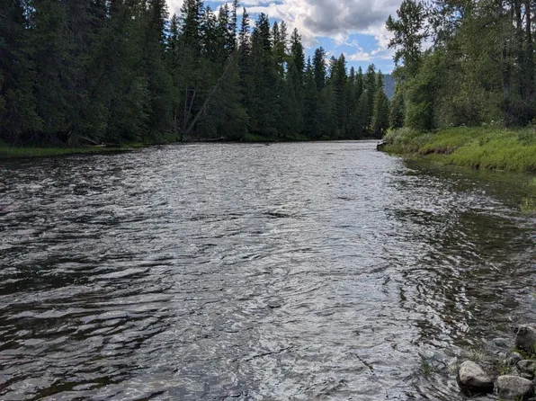 124 Pebble Ln, Bonners Ferry, ID 83805
