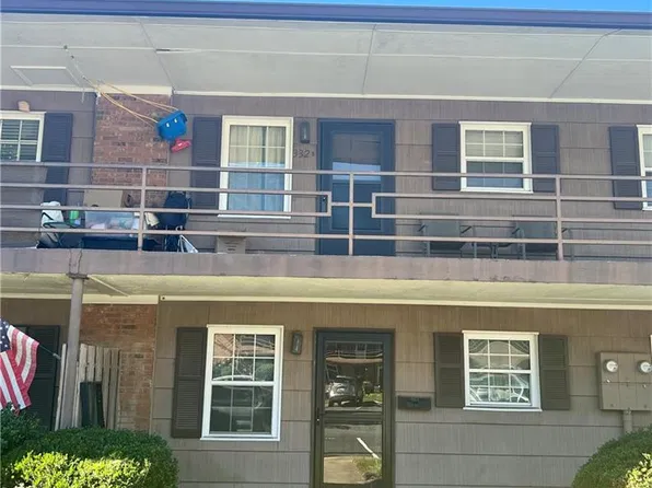 332 S Cherry St #B, Kernersville, NC 27284