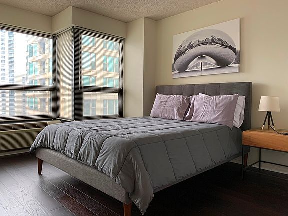 4th image of 30 E Huron St APT 2305
