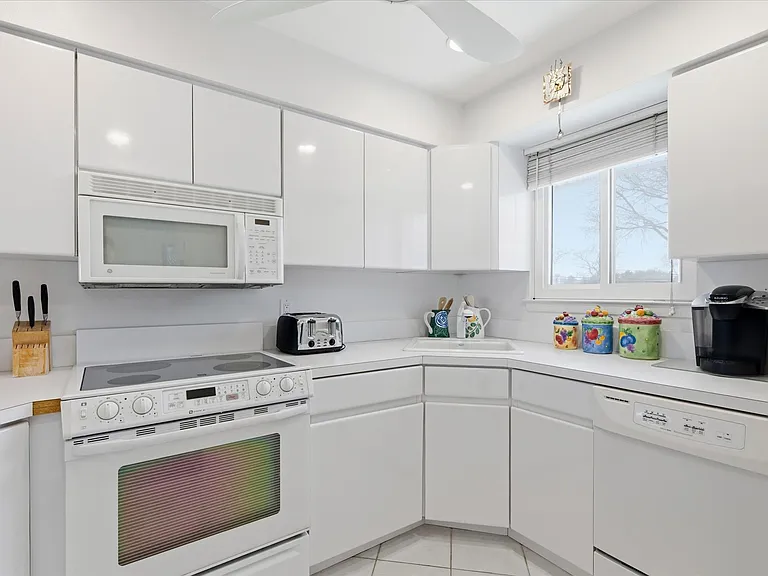 3039 Mitchell Rd — Photo 12