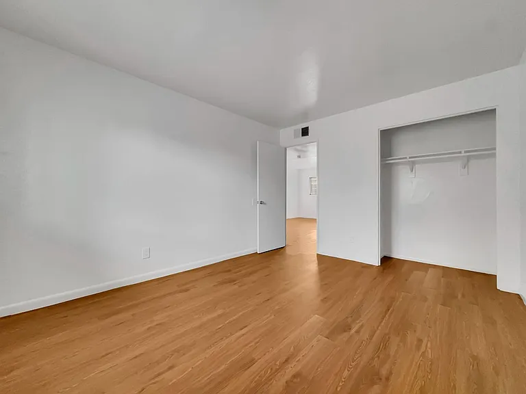 2905 E Monroe St #2 — Photo 17