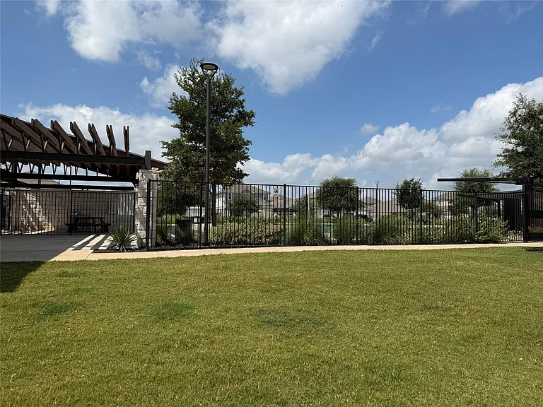 10321 Forest Grove Dr — Photo 24