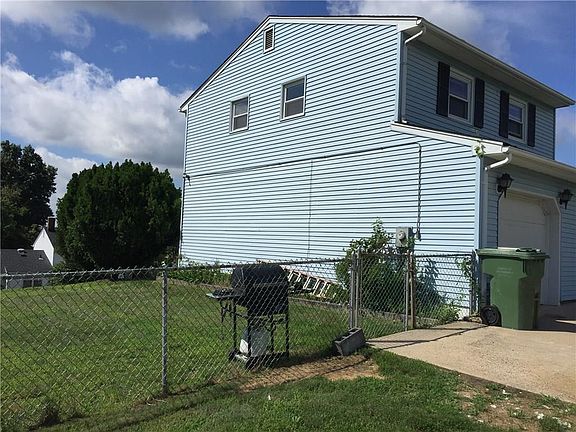 3rd image of 26 Fanwood Dr