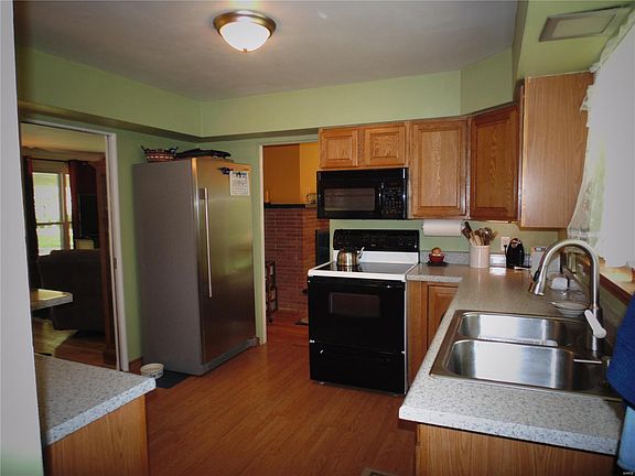 3rd image of 13 Nordell Ct