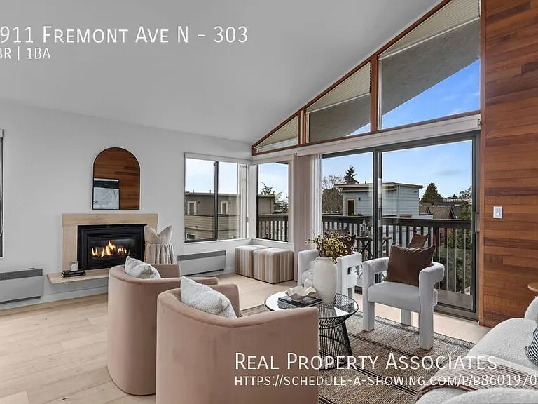 4911 Fremont Ave N #303 — Photo 1