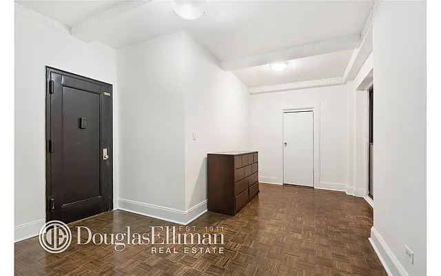 Sold by Douglas Elliman | media 24