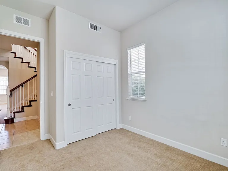 104 Alden Ct — Photo 50
