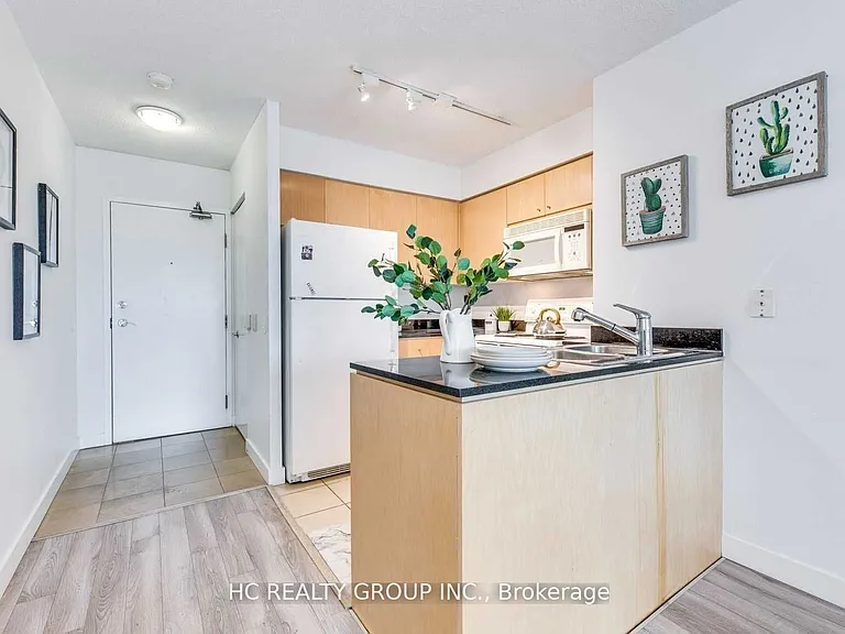 361 Front St W #1207 — Photo 8