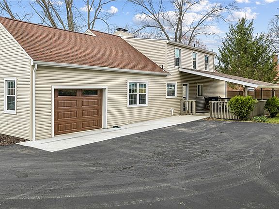 4th image of 557 Morningstar Dr