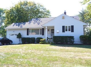 36 Telegraph Hill Rd, Holmdel, NJ 07733