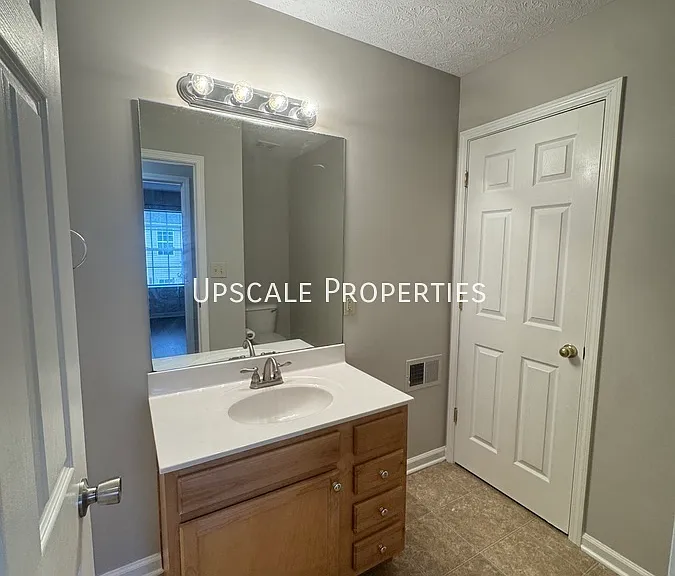 3009 Roundway Down Ln — Photo 18