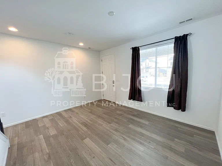 5250 Makalu Dr — Photo 7