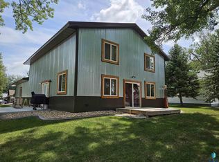 301 NE 3rd St, Colman, SD 57017