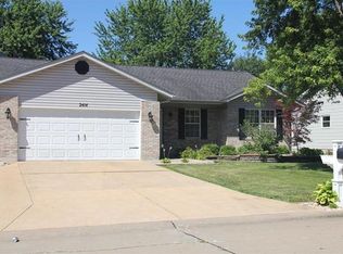 2414 Golden Gate Dr, Imperial, MO 63052