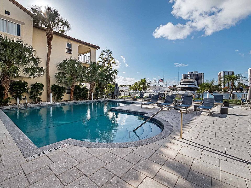 Enjoy outdoor swimming pool