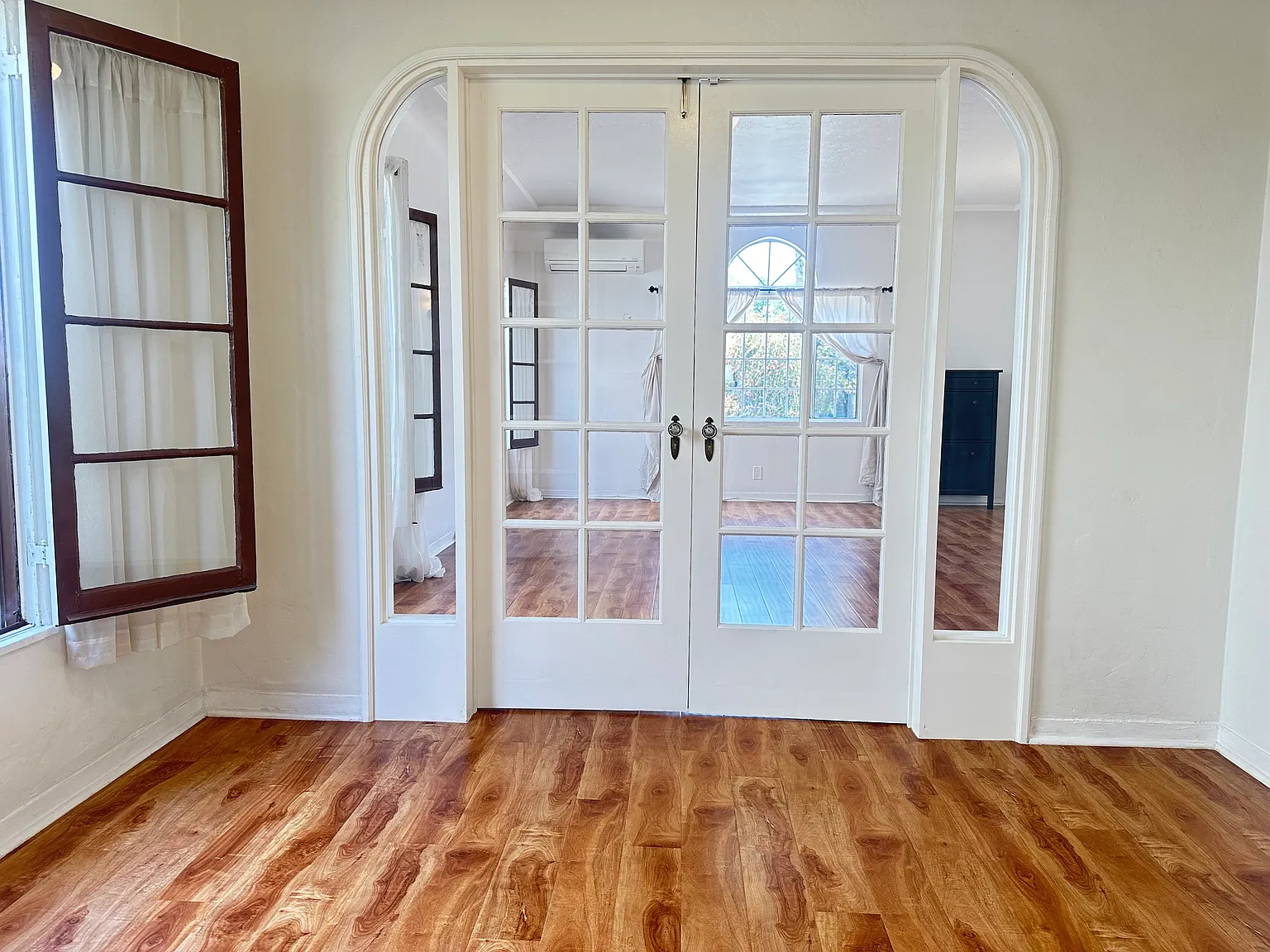 1607 S Sierra Bonita Avenue — Photo 2