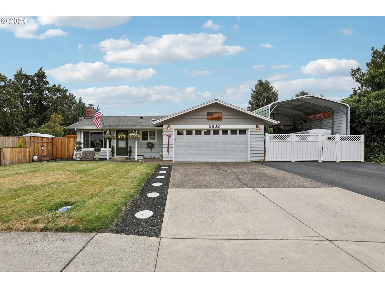2832 B St photo 1