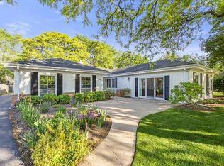 250 Bay Colony Dr, Naperville, IL