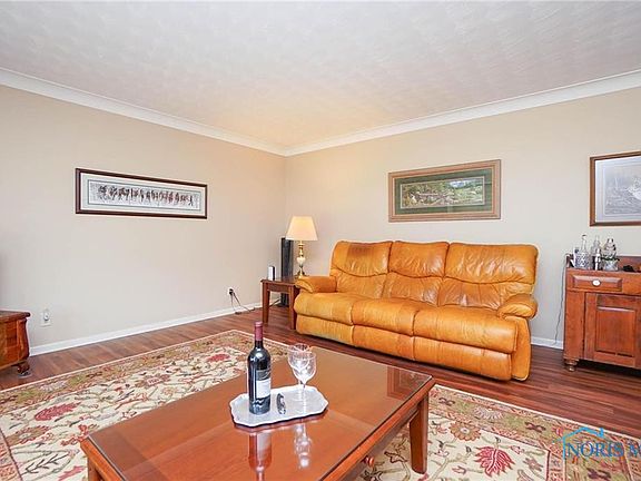 3rd image of 311 Southcrest Dr