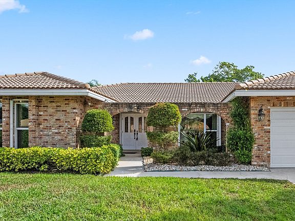 3rd image of 20203 Back Nine Drive