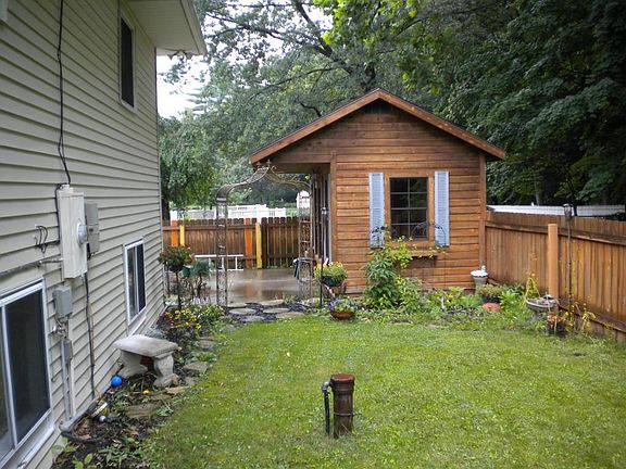 5th image of 1150 Royal Ct NE