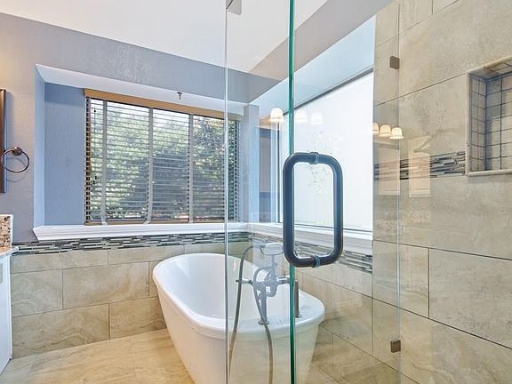 4th image of 7409 Breckenridge Dr