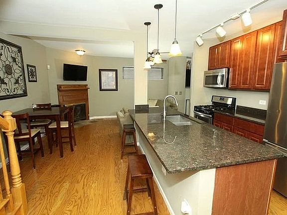 3rd image of 2643 N Southport Ave #Ch