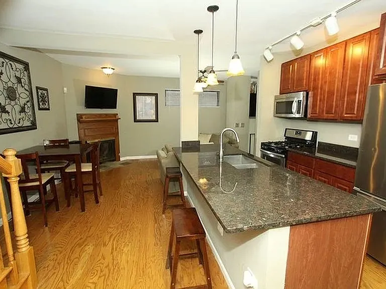 2643 N Southport Ave #CH — Photo 3